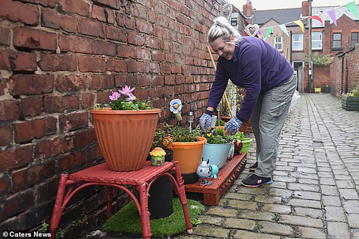 Сусіди своїми руками змінили занедбану вулицю до невпізнання