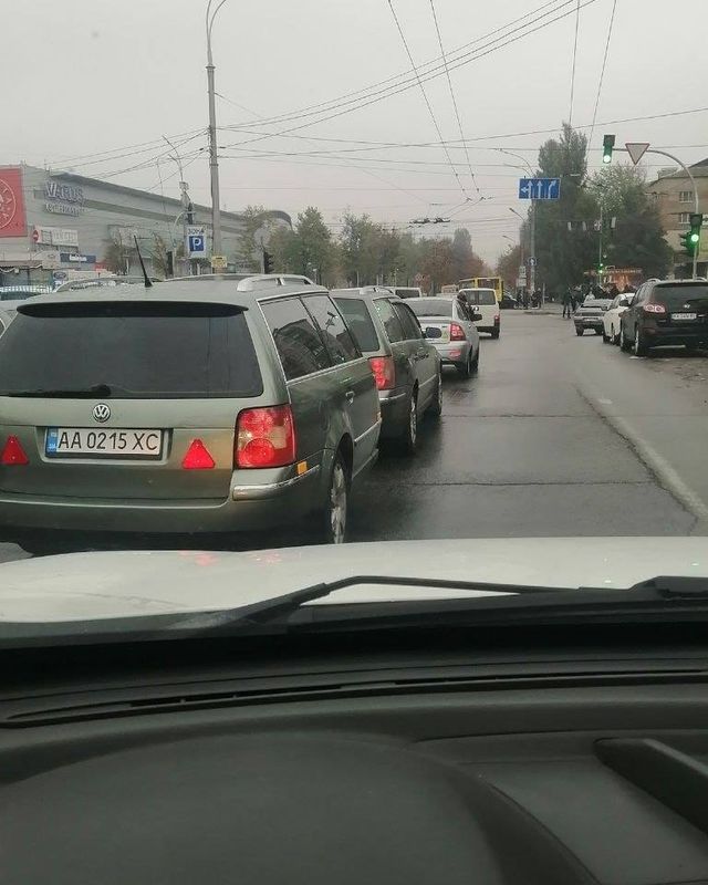 В Україні помітили Volkswagen з дуже незвичайним причепом: фотофакт - фото 432767