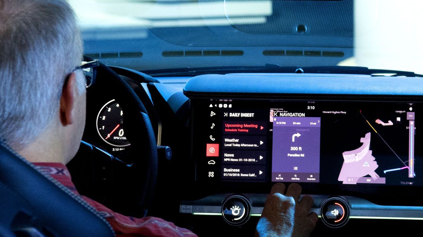 Скільки водіїв не знають, навіщо в авто електронні помічники