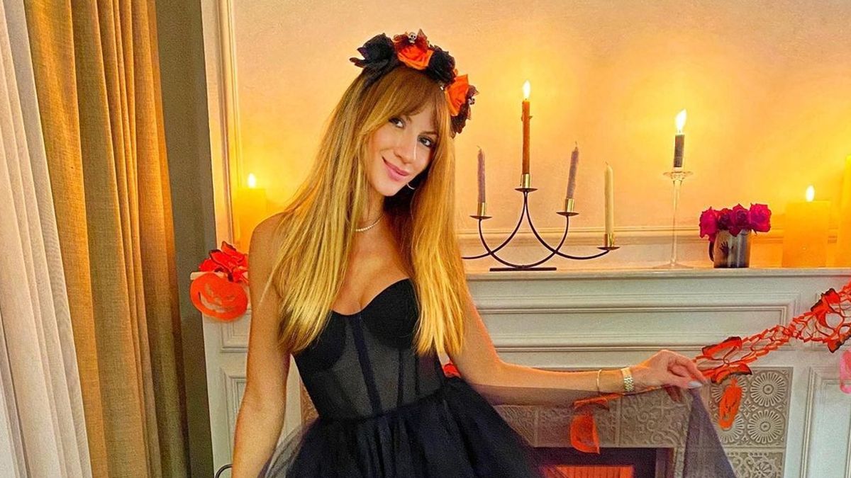 Леся Нікітюк спокусила мережу апетитними формами в образі сексуальної відьмочки на Хеловін