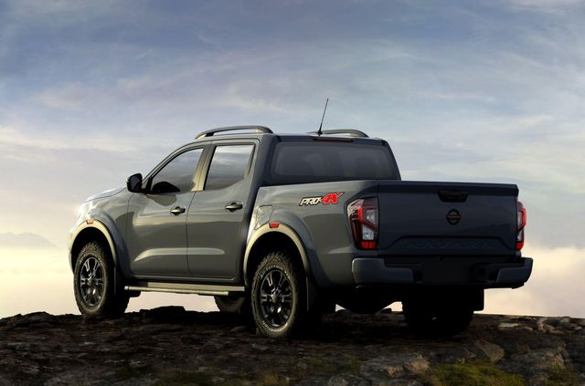 Представлено пікап Nissan Navara: оновлений дизайн і ще потужніший двигун - фото 433685