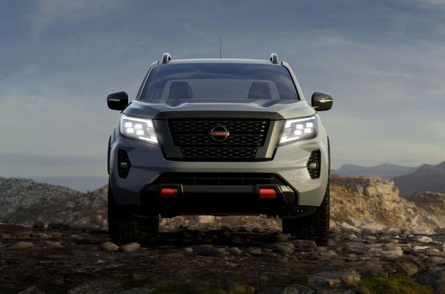 Представлено пікап Nissan Navara: оновлений дизайн і ще потужніший двигун - фото 433687