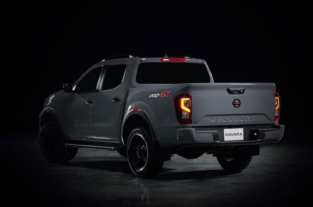 Представлено пікап Nissan Navara: оновлений дизайн і ще потужніший двигун - фото 433692