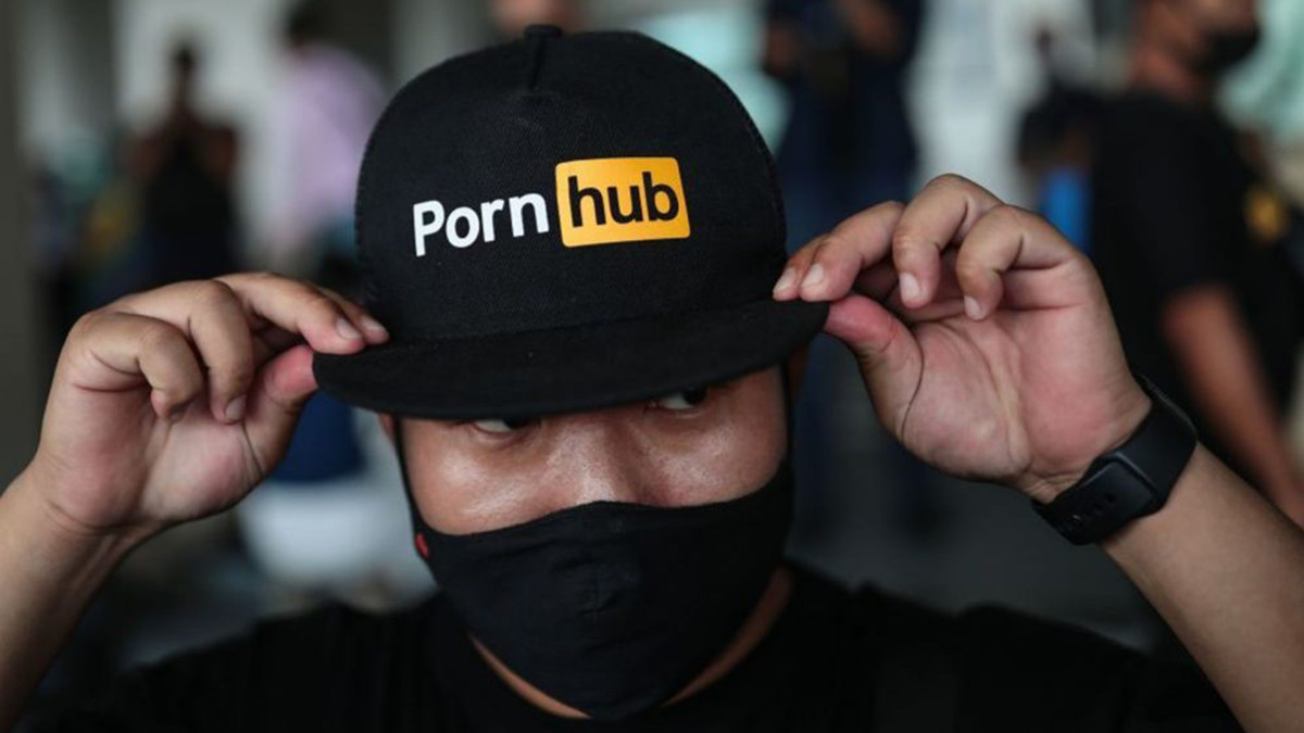 У Таїланді вийшли на протест через заборону PornHub - фото 1