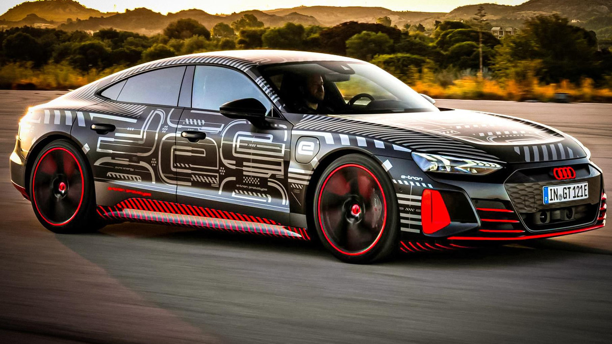Audi показала RS E-Tron GT на крутих фото - фото 1