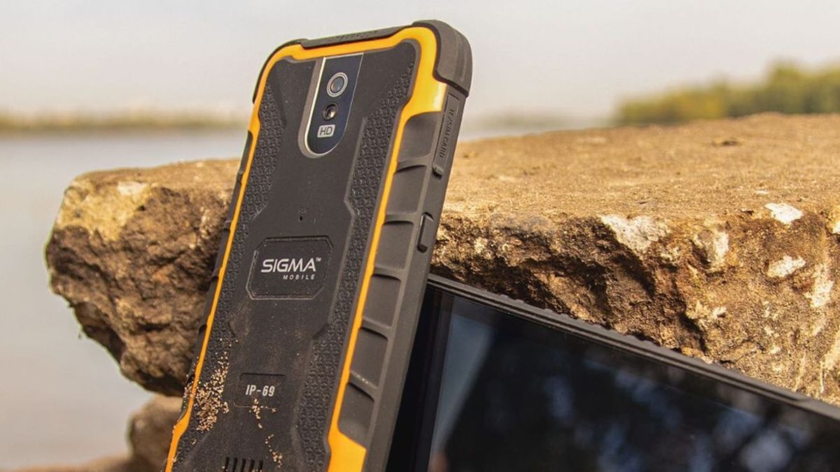 ТОП-5 надійних смартфонів для любителів активного відпочинку