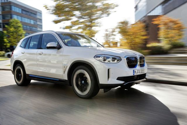 Представлено електричний позашляховик BMW iX3: ціни й особливості новинки - фото 433847