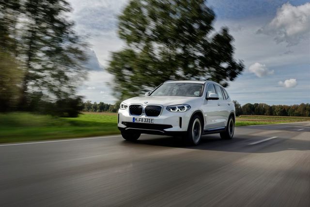 Представлено електричний позашляховик BMW iX3: ціни й особливості новинки - фото 433848
