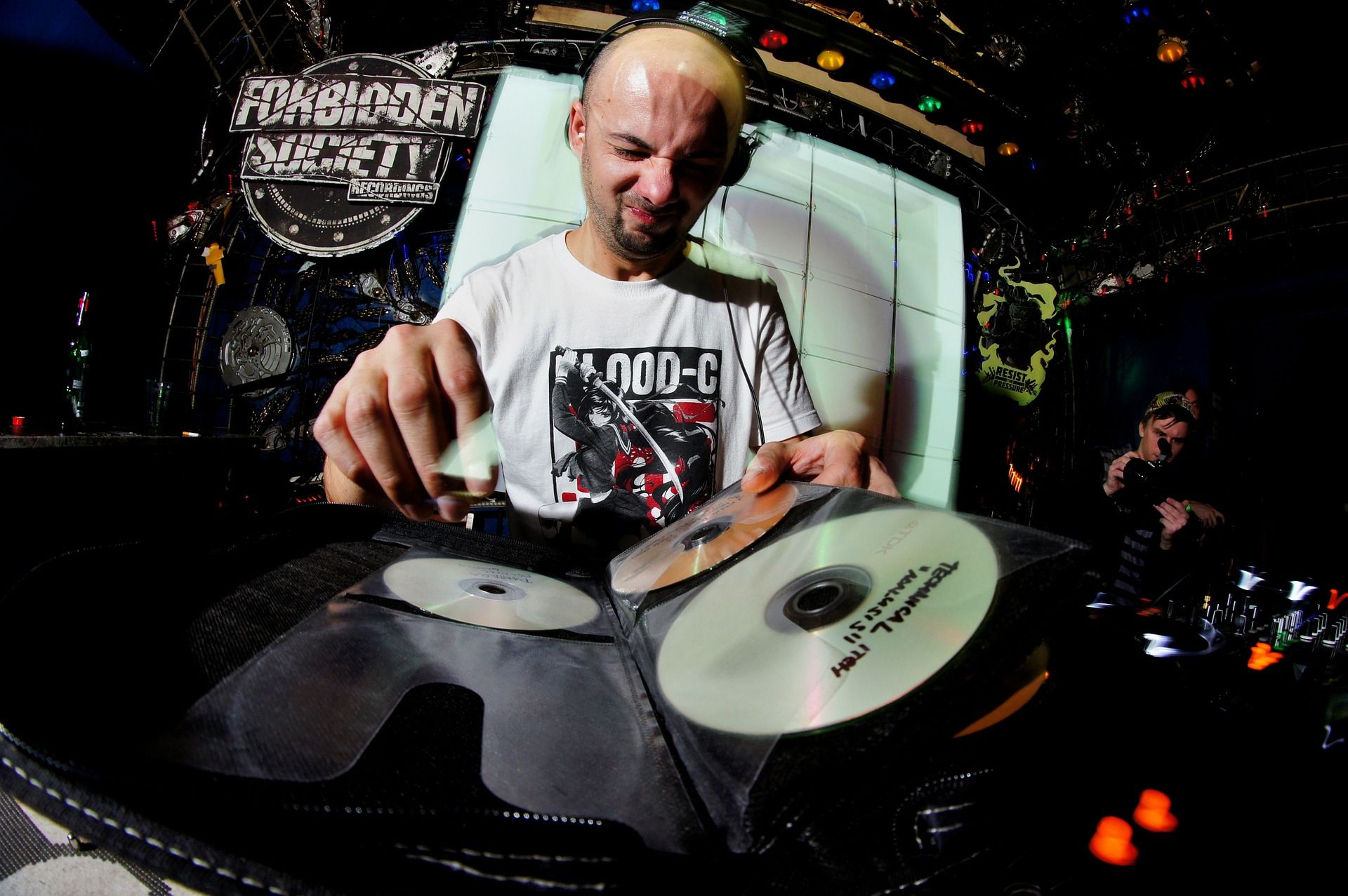 Діджей – це музикант, а рейв – концерт: таке рішення суду