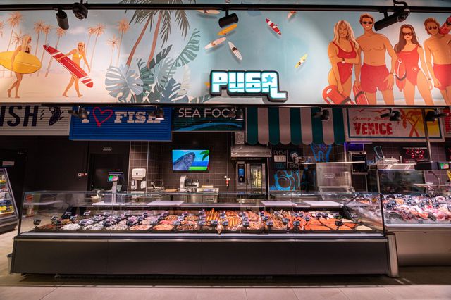 У Львові відкрився супермаркет у стилі GTA: San Andreas: атмосферні фото - фото 434101