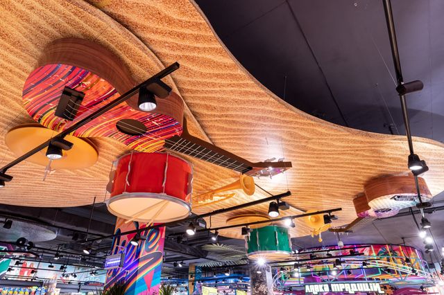 У Львові відкрився супермаркет у стилі GTA: San Andreas: атмосферні фото - фото 434105