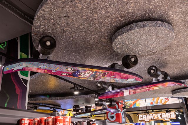 У Львові відкрився супермаркет у стилі GTA: San Andreas: атмосферні фото - фото 434108