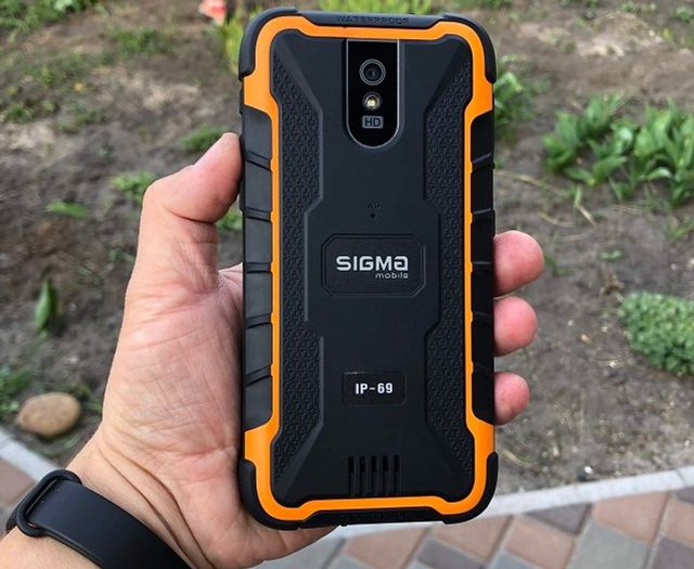 Вистачить надовго: ТОП-5 автономних смартфонів на ринку - фото 434208