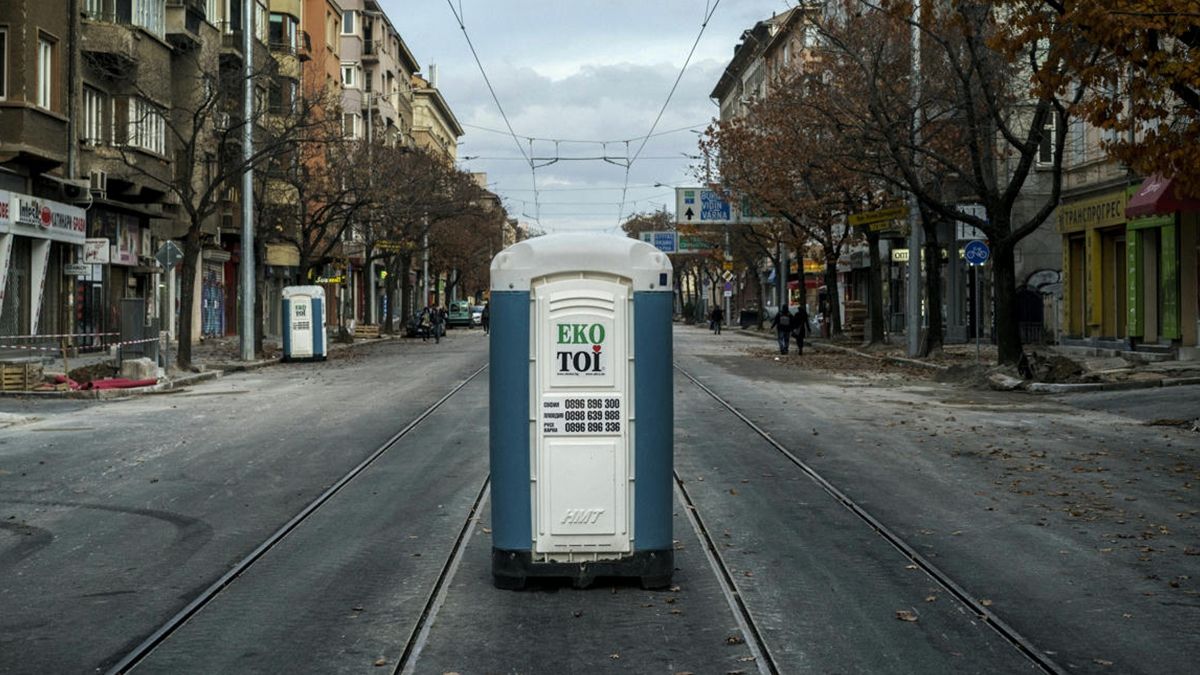 У Нідерландах любителів швидкої їзди ловлять за допомогою біотуалету: як це працює