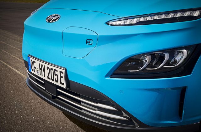 Представлено оновлений електрокросовер Hyundai Kona: він отримав 'розумну' зарядку - фото 434540