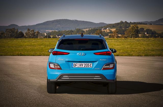 Представлено оновлений електрокросовер Hyundai Kona: він отримав 'розумну' зарядку - фото 434545