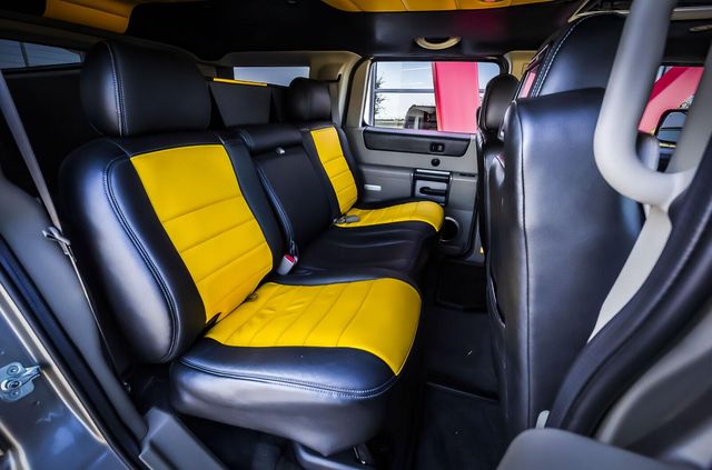 Наче з голлівудських бойовиків: дивіться, як виглядає гігантський Hummer - фото 434612