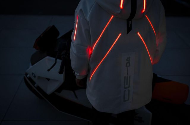 BMW представила електроскутер майбутнього: він виглядає круто - фото 434690