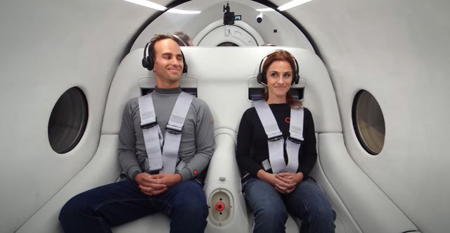 Virgin Hyperloop провела перші пасажирські перевезення: як це було - фото 434777