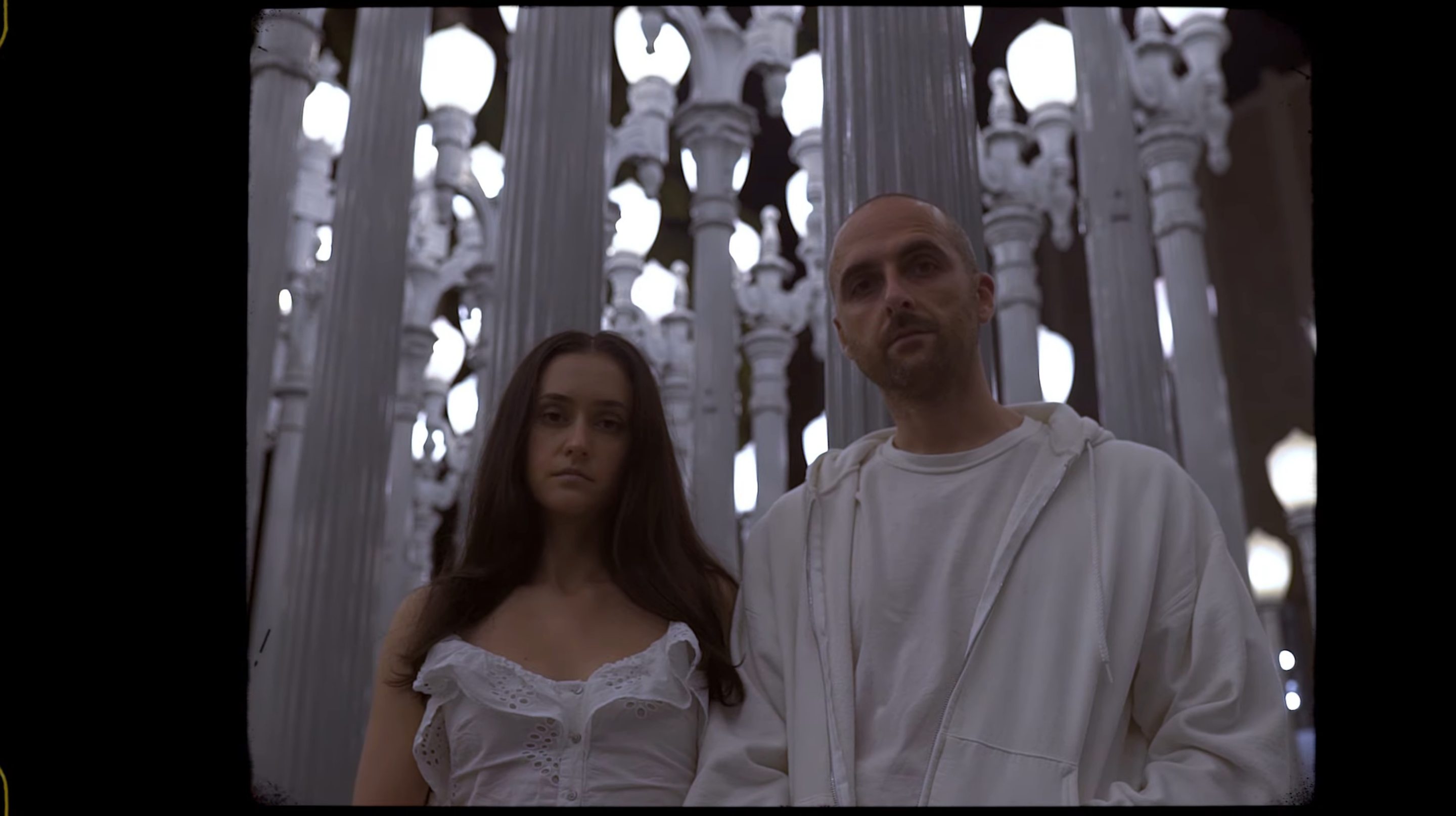 День в обіймах твоїх: VovaZiLvova зняв романтичний кліп у США