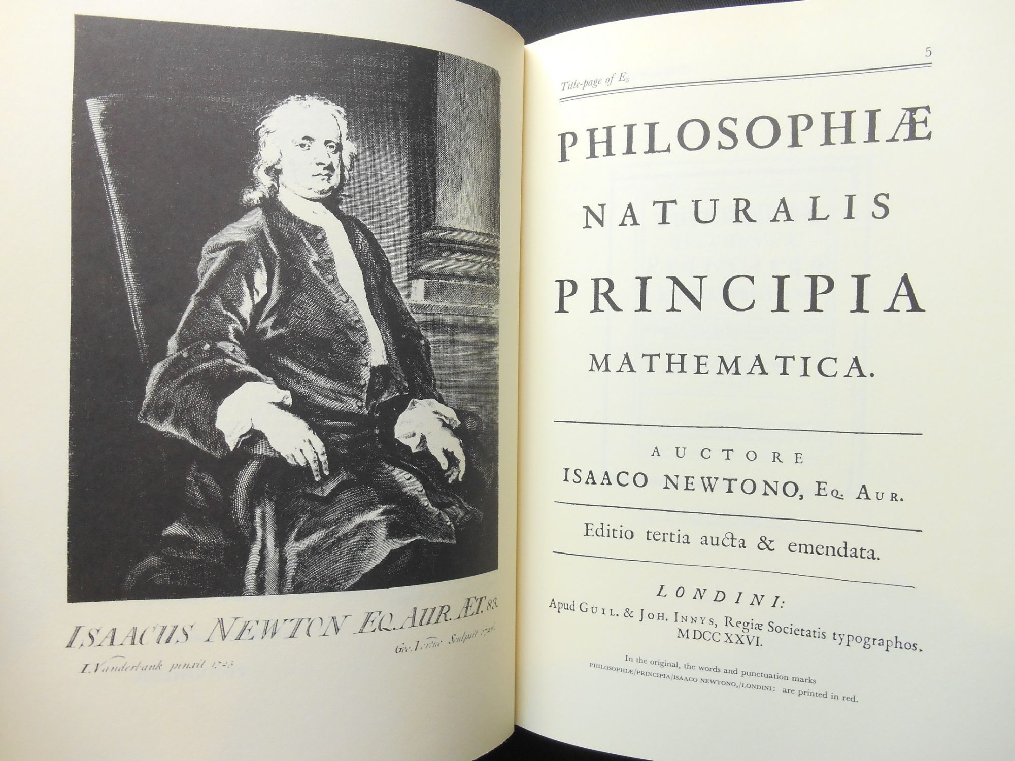 Історики знайшли сотні старовинних копій Математичних начал Ньютона
