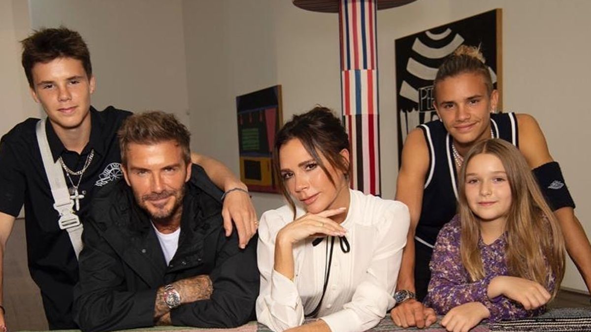 Девід Бекхем вразив фанатів відео, на якому він допомагає доньці пекти різдвяне печиво