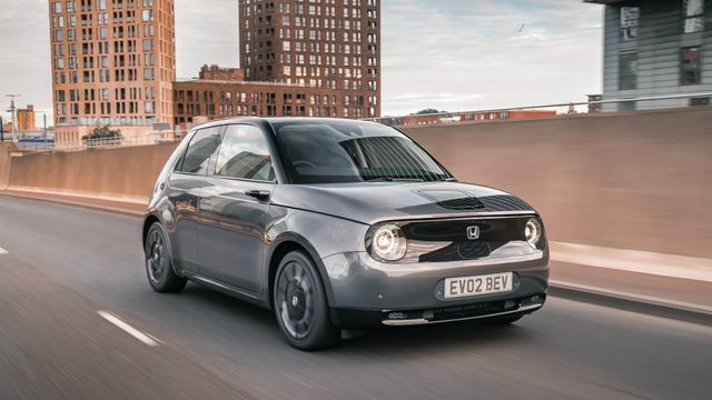 Компактний та стильний електромобіль Honda е став автомобілем року у Німеччині - фото 435347