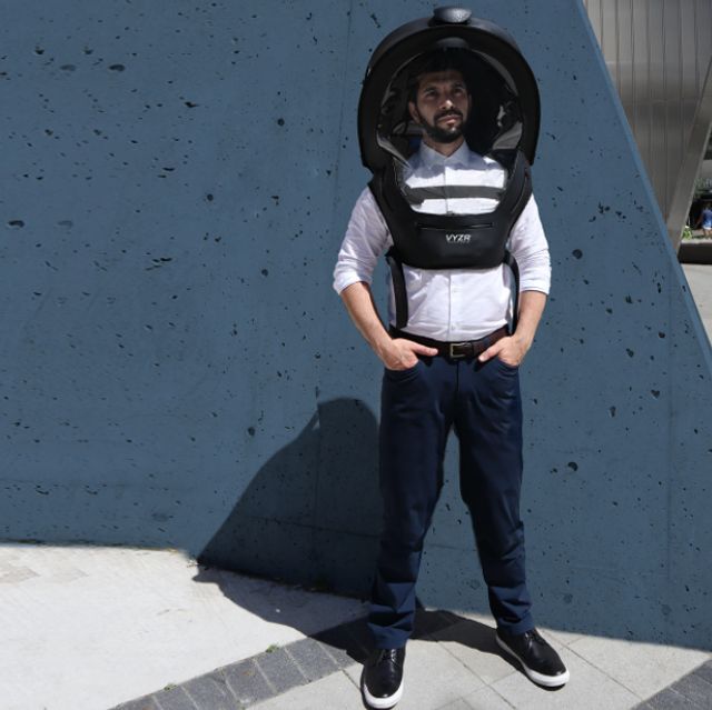 У Канаді почали випускати футуристичні шоломи проти коронавірусу: фото - фото 435368