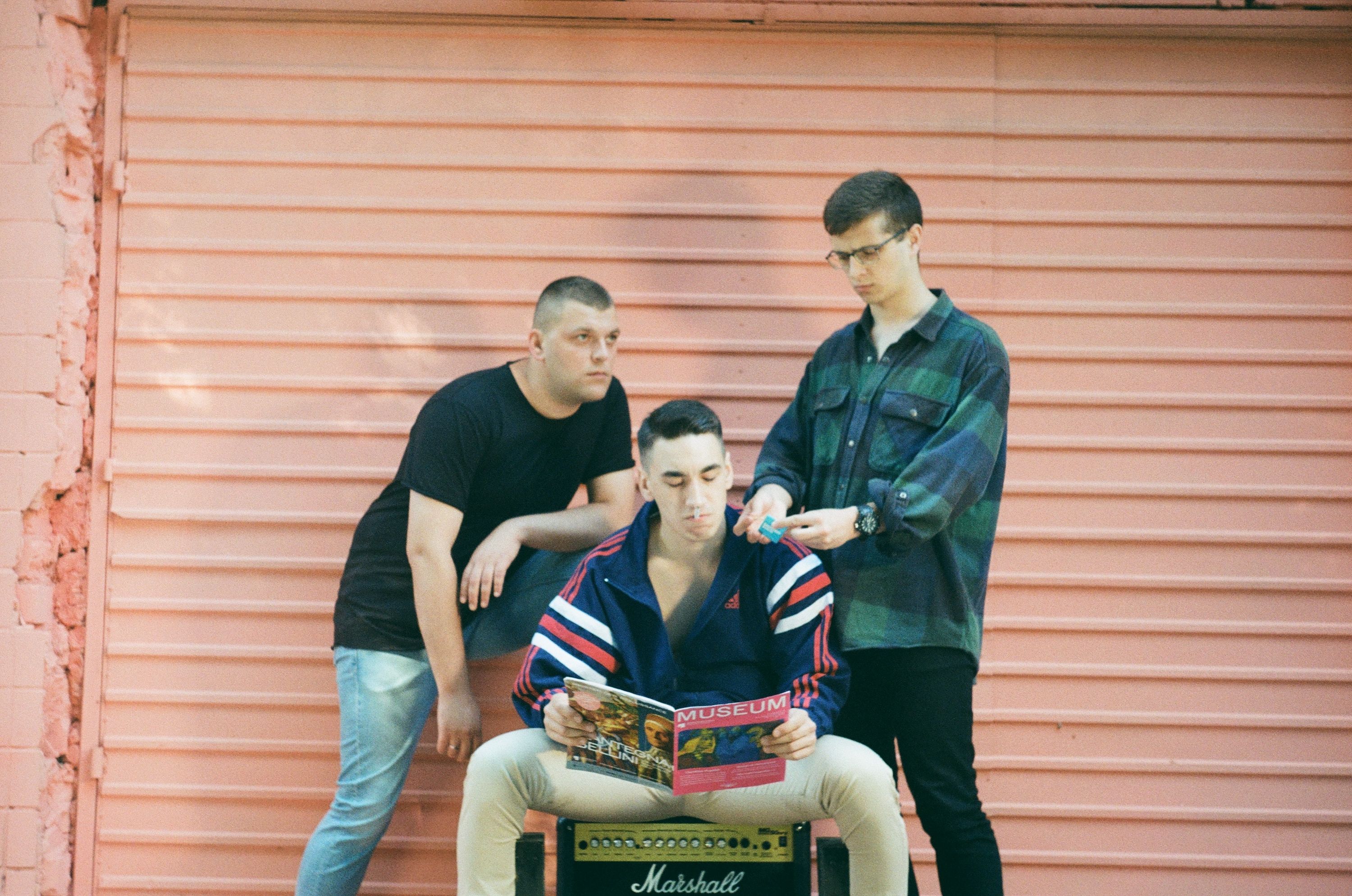 Па-па: Поп-панк гурт квіткіс представив прихильникам романтичну пісню