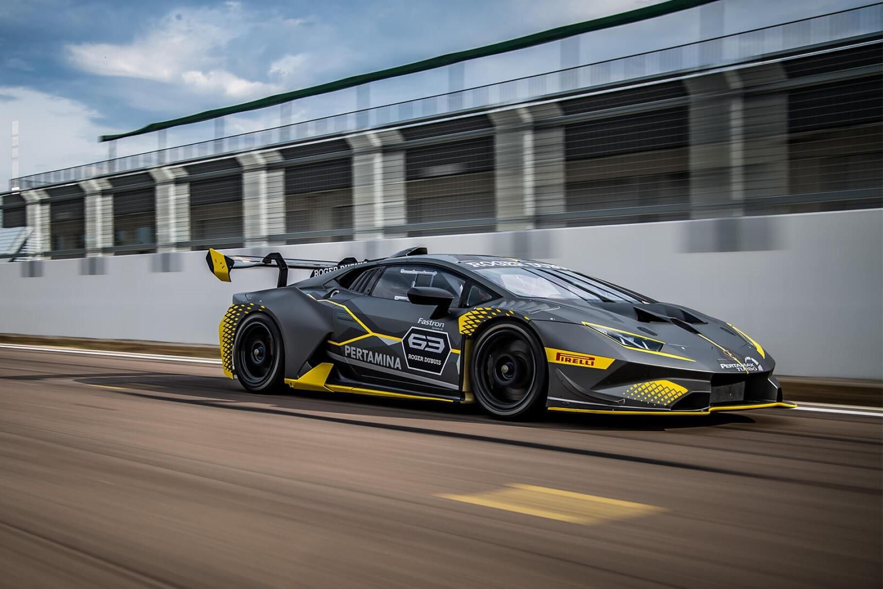 Lamborghini показала на відео новий Huracan: динамічний ролик