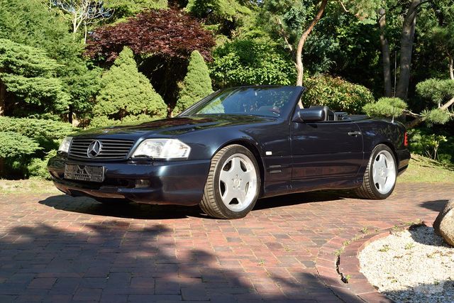 В Україні культовий Mercedes 90-х продають за ціною нового Lamborghini Huracan - фото 435555