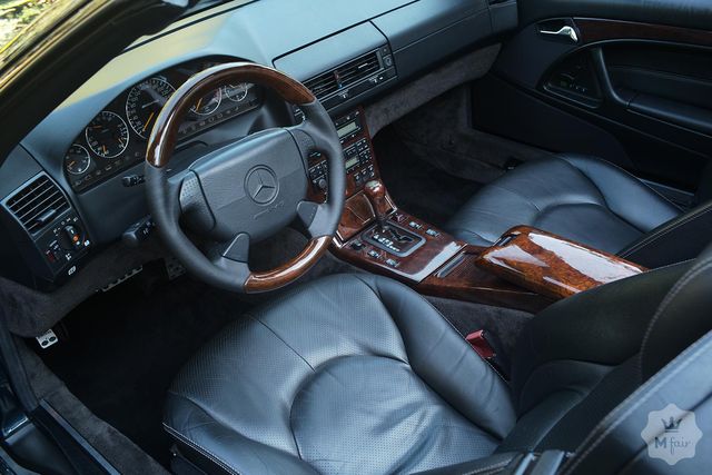 В Україні культовий Mercedes 90-х продають за ціною нового Lamborghini Huracan - фото 435560