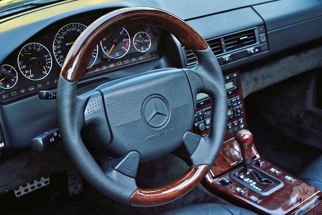 В Україні культовий Mercedes 90-х продають за ціною нового Lamborghini Huracan - фото 435561