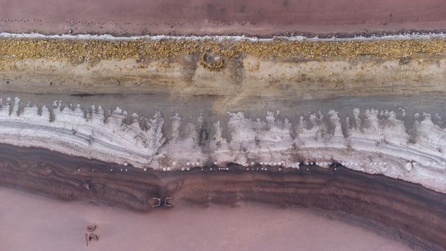 Марсіанські пейзажі в Україні: у мережі з'явилися приголомшливі фото Куяльницького лиману - фото 435761