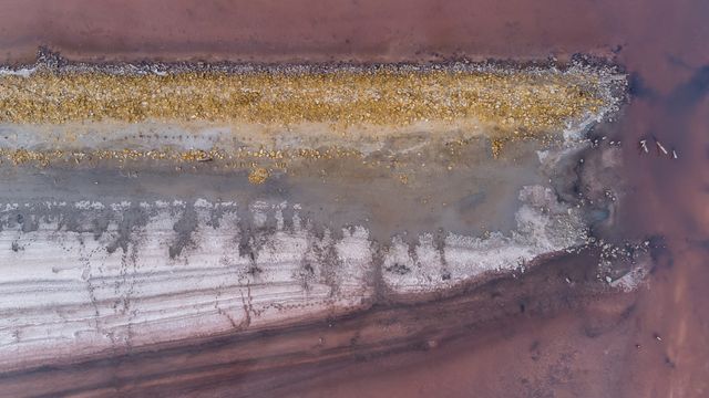 Марсіанські пейзажі в Україні: у мережі з'явилися приголомшливі фото Куяльницького лиману - фото 435762