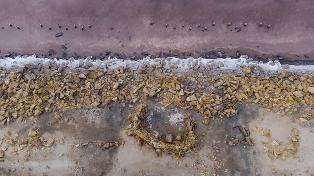 Марсіанські пейзажі в Україні: у мережі з'явилися приголомшливі фото Куяльницького лиману - фото 435766