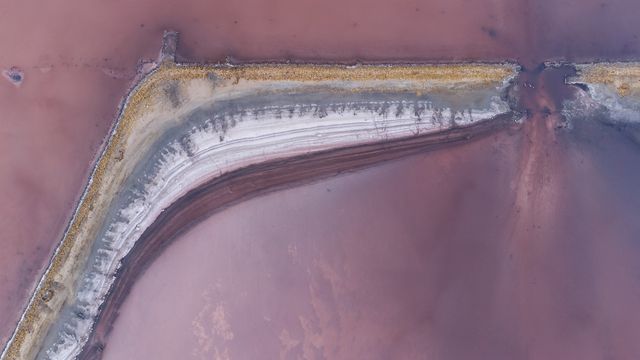 Марсіанські пейзажі в Україні: у мережі з'явилися приголомшливі фото Куяльницького лиману - фото 435767