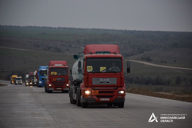 В Україні відкрили автодорогу з товщиною бетонного покриття 26 см - фото 435779