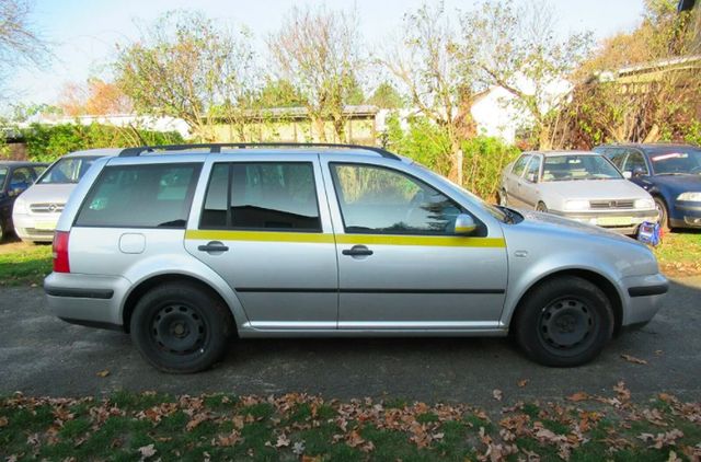 Доглянутий Volkswagen Golf з мільйонним пробігом продають за символічну суму - фото 435799