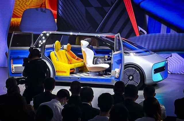 Представлено концепт-кар GAC: футуристичний автомобіль з гігантськими дисплеями - фото 435882