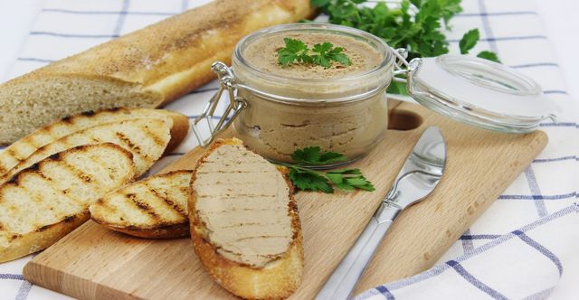 Паштет з курячої печінки: як приготувати смачнющу закуску - фото 436466