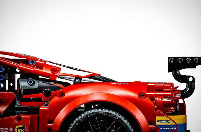 LEGO представило конструктор Ferrari 488 GTE: тепер у кожного може бути суперкар - фото 436524