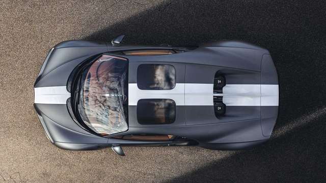 Bugatti представила нову версію гіперкара Chiron на честь французької авіації - фото 436556