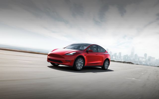 Майже 10 тисяч Model X та Model Y відкликають: у чому проблема - фото 436612