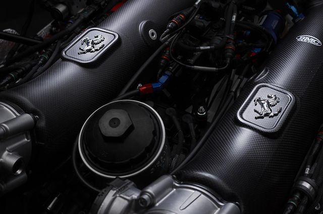 Ferrari представила трековий суперкар 488 GT Modificata - фото 436634