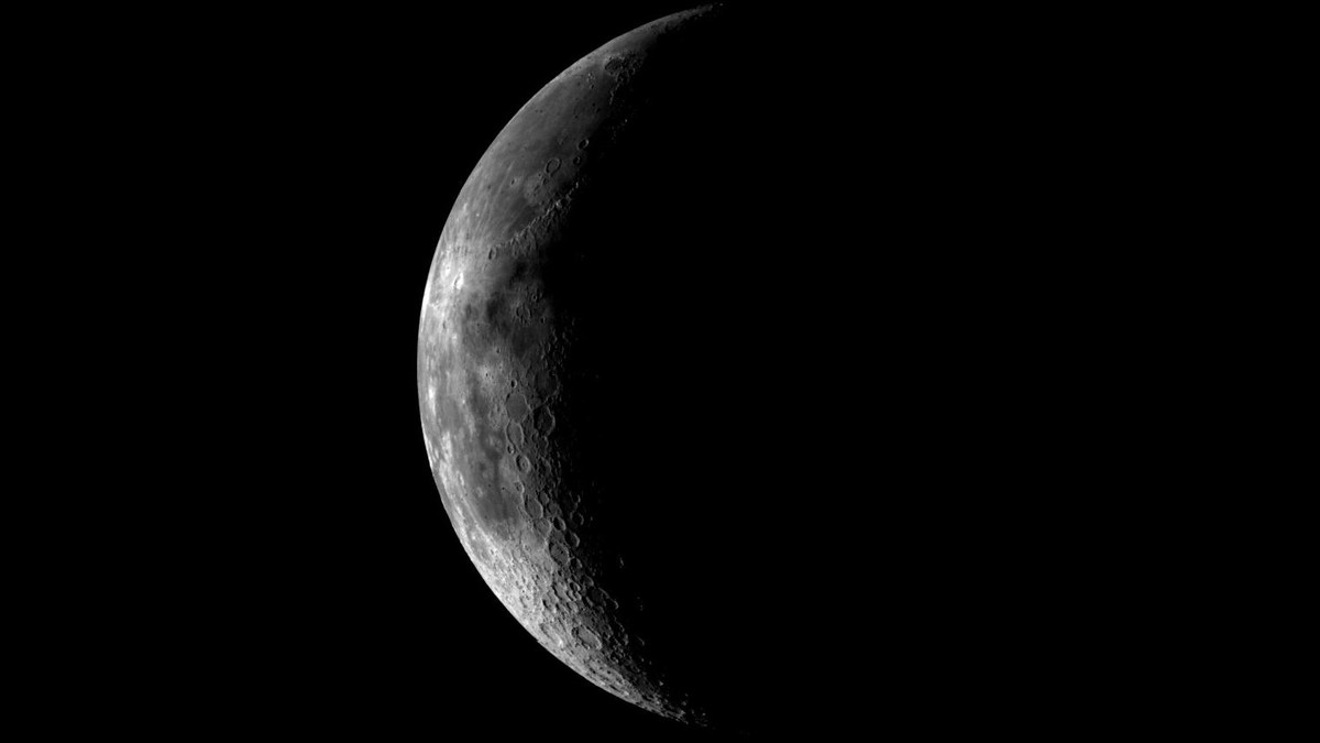 Місяць - фото 1