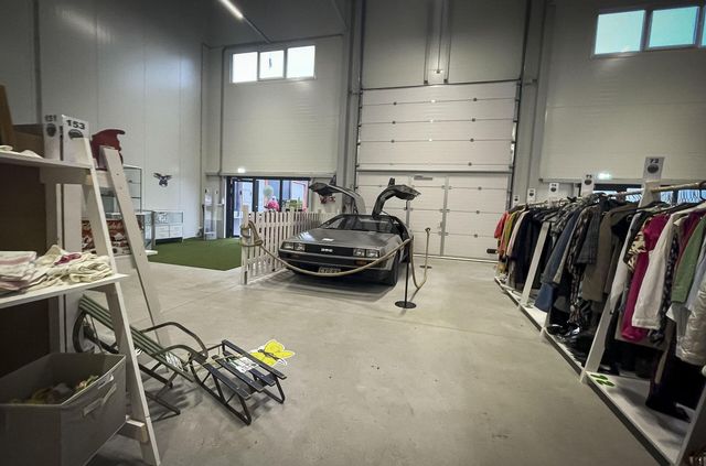 Авто з Назад у майбутнє продають в естонському секонд-хенді: фото - фото 436706