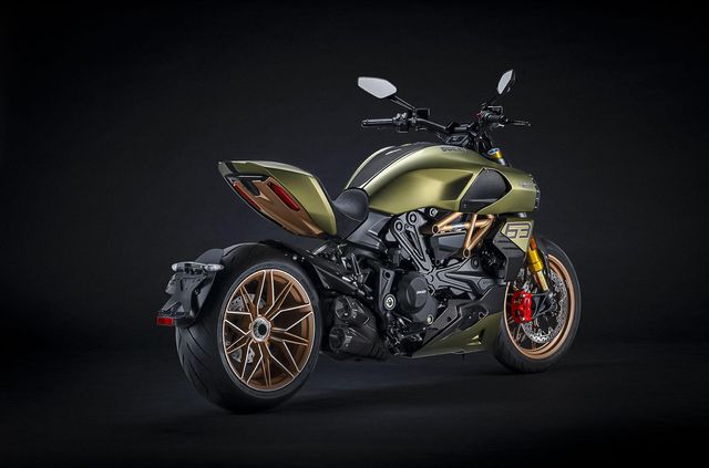 Представлено мотоцикл Ducati у стилі Lamborghini Sian: у чому його особливість - фото 436754
