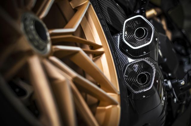 Представлено мотоцикл Ducati у стилі Lamborghini Sian: у чому його особливість - фото 436757