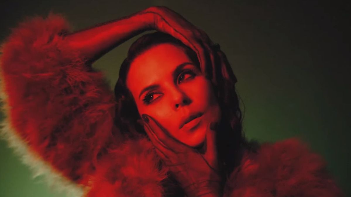 Настя Каменських – VIBE: дивіться новий атмосферний кліп на чуттєвий хіт NK